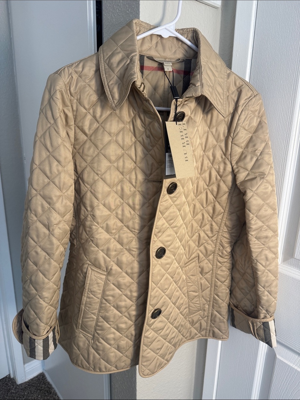 Burberry Quilted Beige Utility Jacket with Signature Check Lining- Size M - Picture 8 of 16